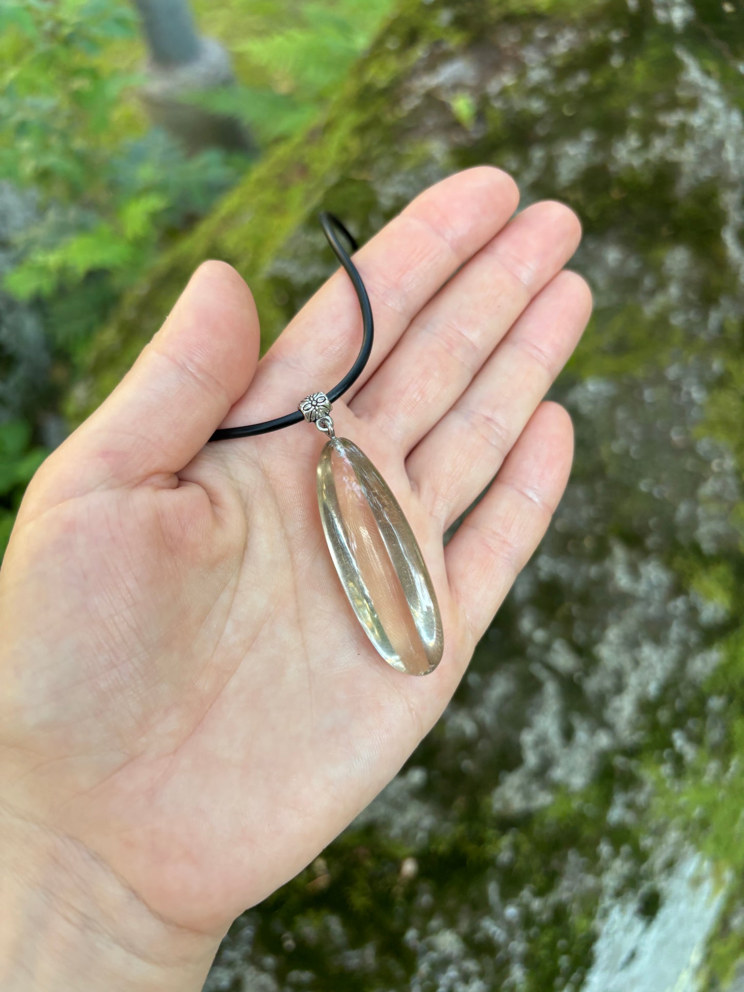 Vetovoima & Runsaus — Sitriiniriipus kolmionmuodossa