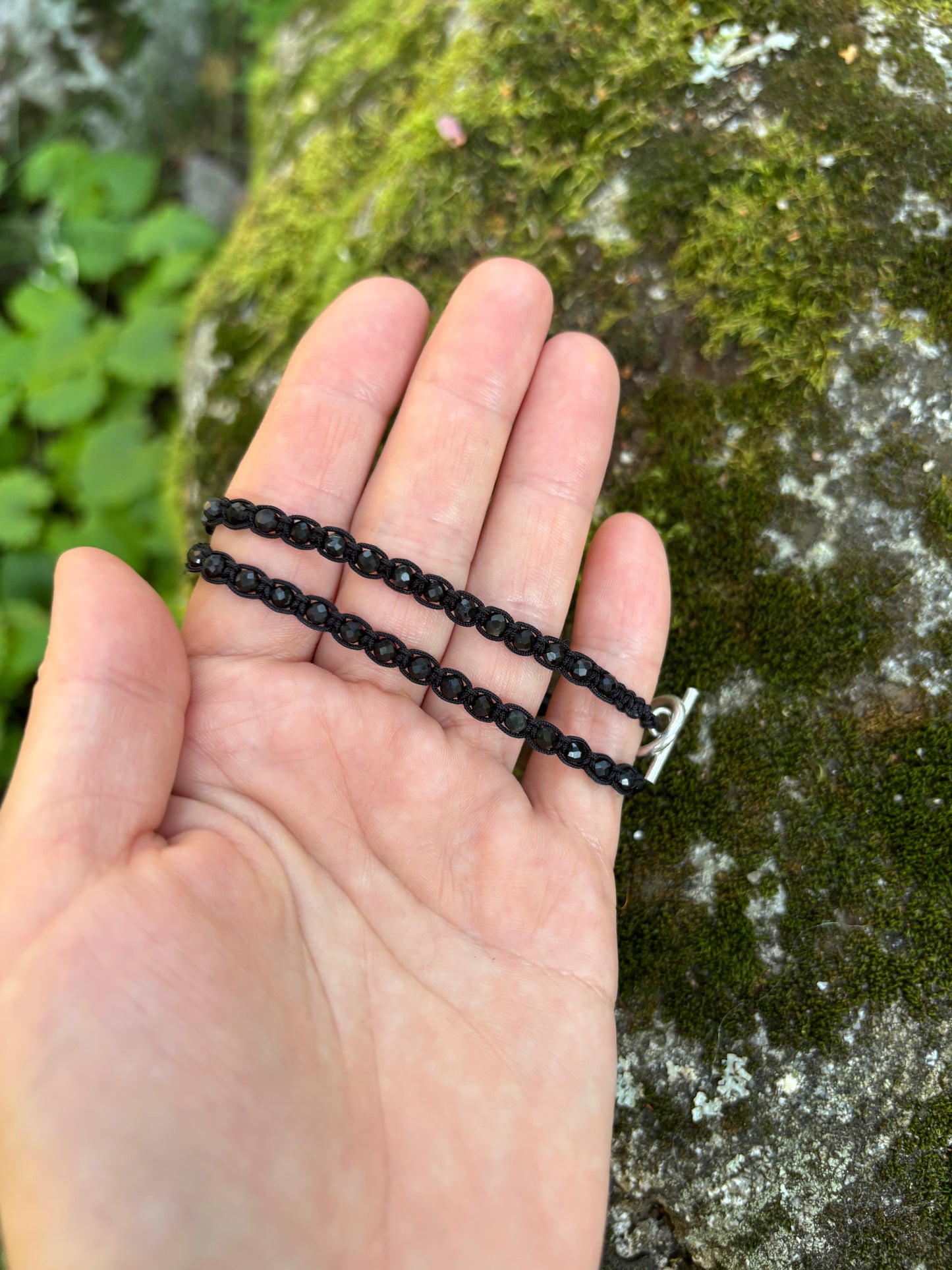 Suoja & Itsetuntemus — Säännelty obsidiaani choker (shambla-punottu)