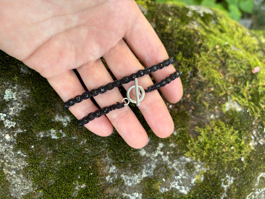 Suoja & Itsetuntemus — Säännelty obsidiaani choker (shambla-punottu)