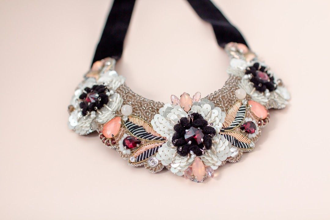 Käsin kirjaillut energiateokset