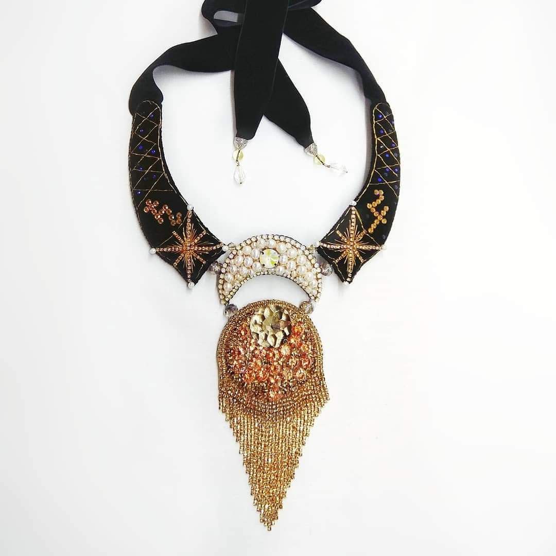 Kaulakoru “Astrologia”