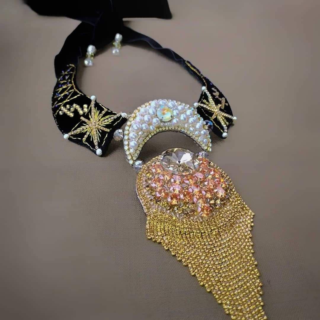 Kaulakoru “Astrologia”